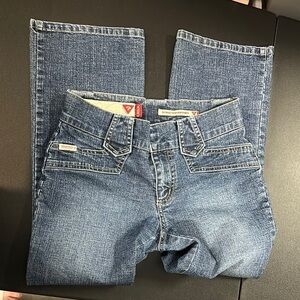 41.  Guess Blue capri Jeans size 26